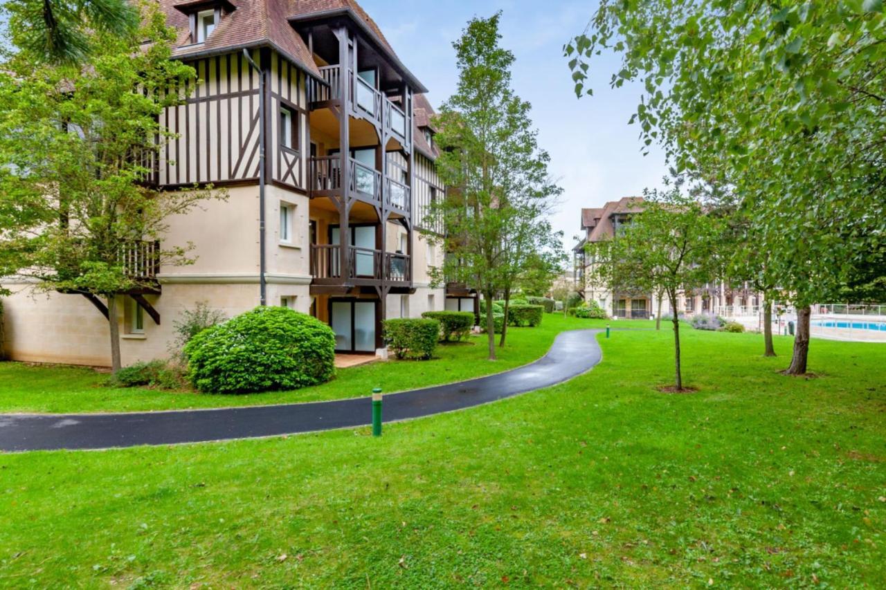 Nice 2-Br In A Residence With Pool - Deauville - Welkeys Exteriör bild